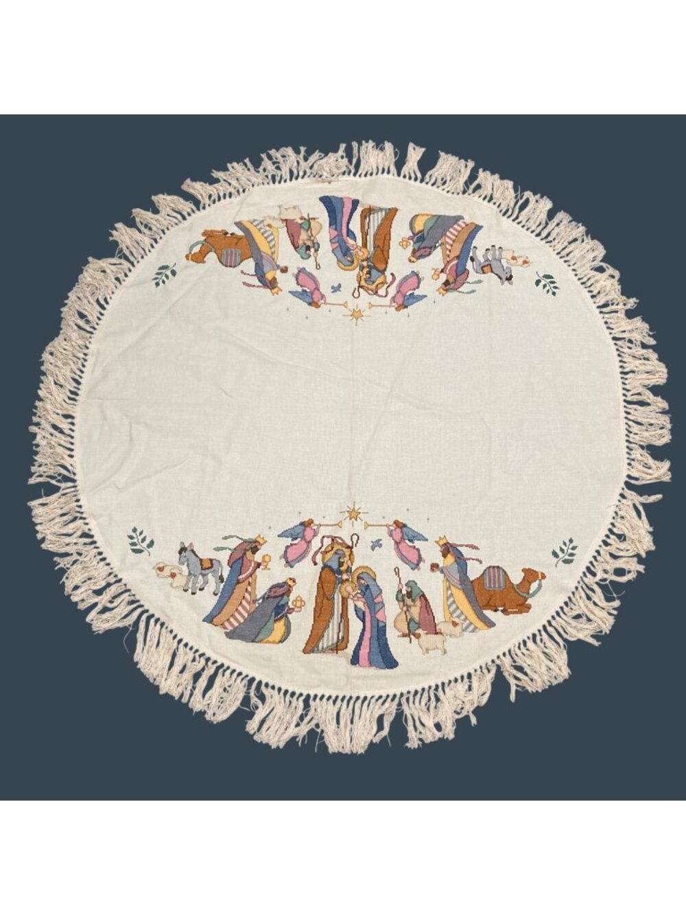 Vintage Christmas Nativity-Themed Round Completed Cross-Stitch Tablecloth